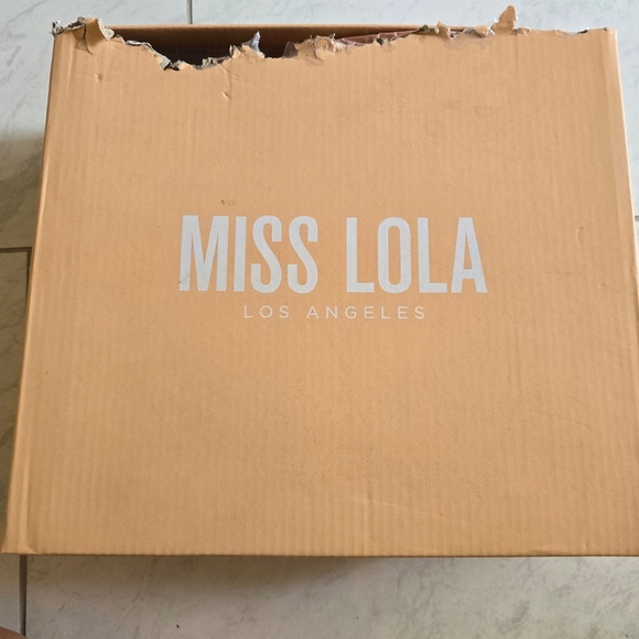 Miss Lola Milano Square Heel Boots In Nude Size 6.5 - Picture 14 of 16